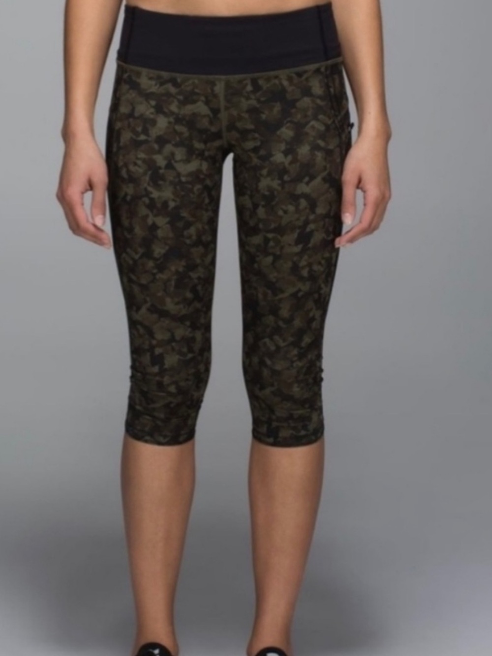 Lululemon Run Top Speed Crop Legging Womens 4 Mystic Jungle Green Camo
